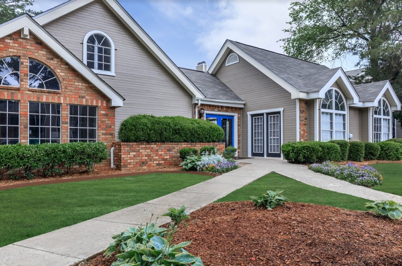 Building Photo - 3784 University Dr NW