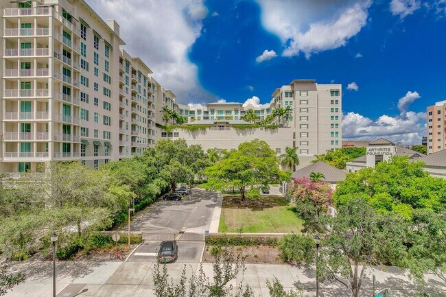 Building Photo - 600 S Dixie Hwy