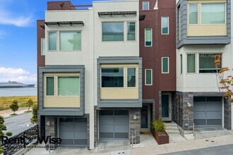 Building Photo - 594 Hudson Ave