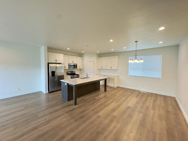 Building Photo - 442 S 900 W