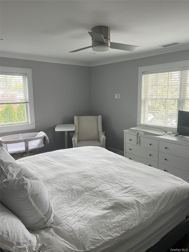 Building Photo - 70 Henry Ave