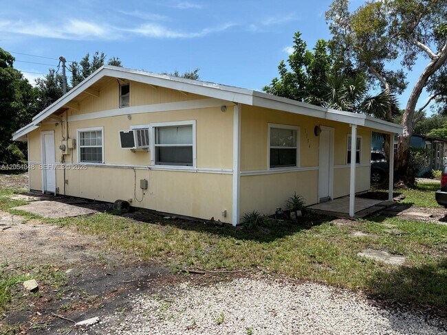 Building Photo - 1354 SW 26th Ave