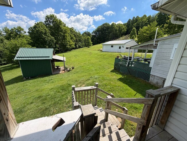 Building Photo - 223 Vinegar Hill Rd