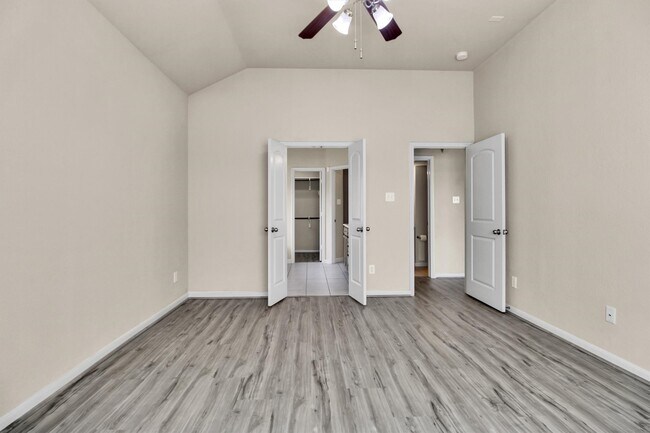 Building Photo - 7406 Valentine Ln