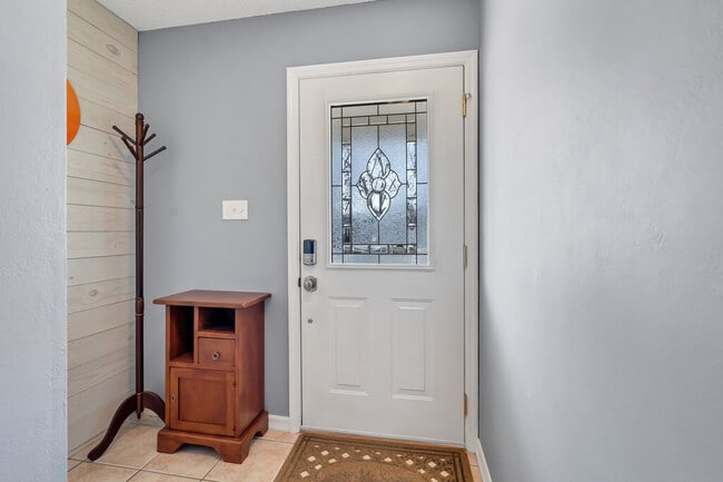 Building Photo - 10 Apple Tree Ct