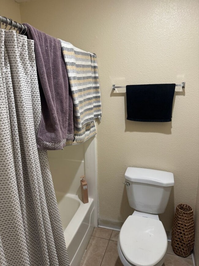 Building Photo - 2 bedrooms 1 bath apartment in El Cajon