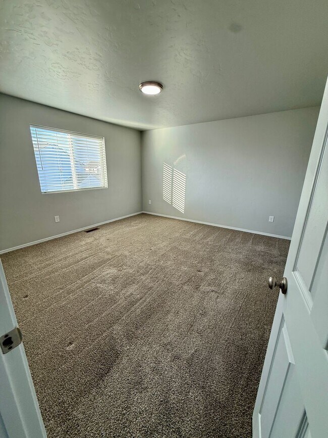 Building Photo - 3-bedroom home in Caldwell, ID