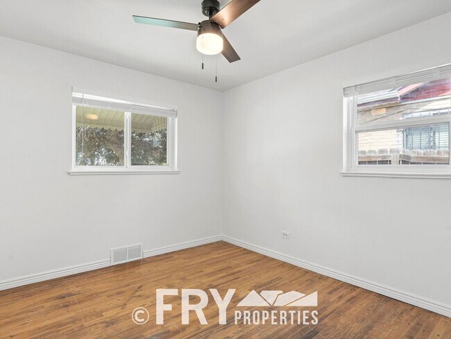 Building Photo - Updated Home near Downtown Denver