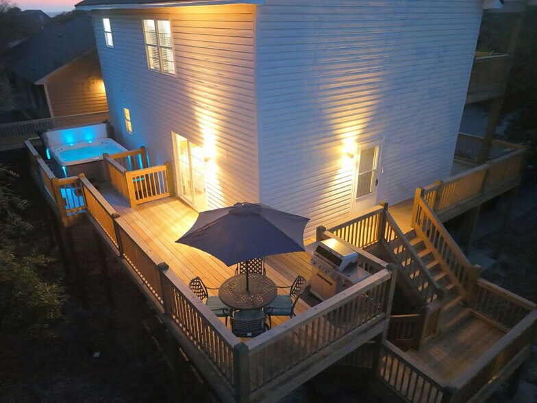 Building Photo - 12 Oak Dr
