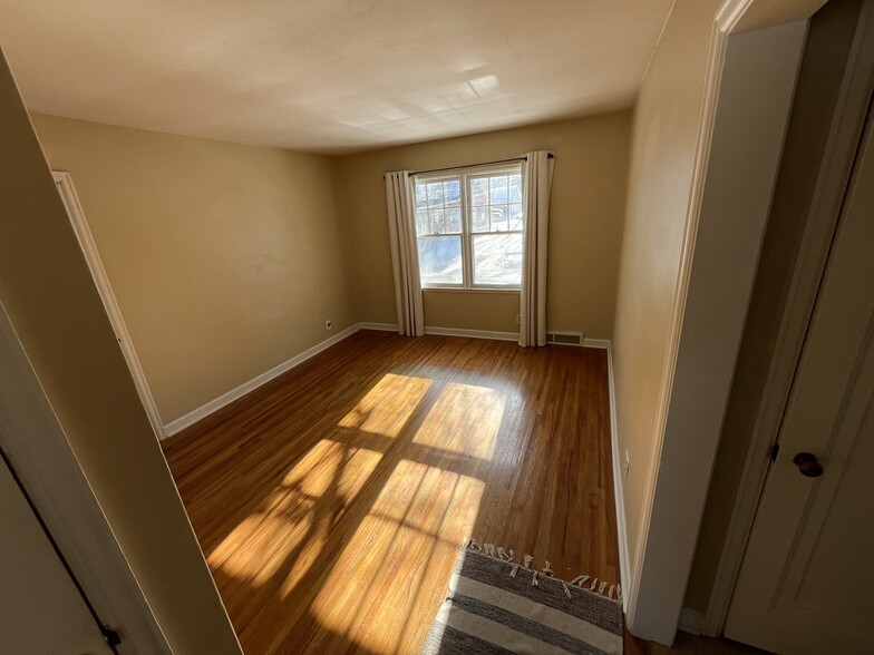 Living Room - 306 E 18th St