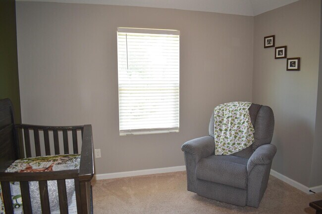 Building Photo - 3262 Alexandria Dr