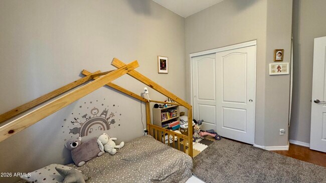 Building Photo - 571 W Locust Dr.