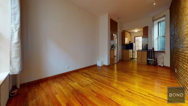 Building Photo - 1654 Third Avenue