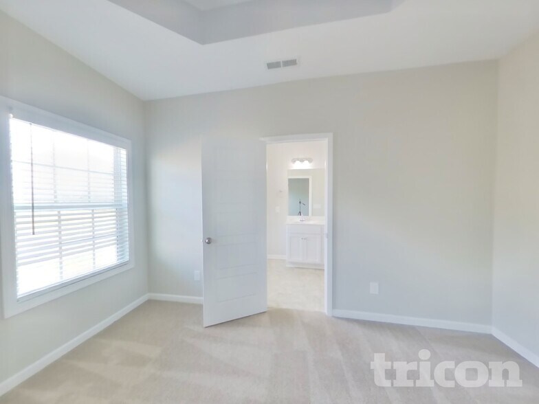 Building Photo - 710 W Coker Way