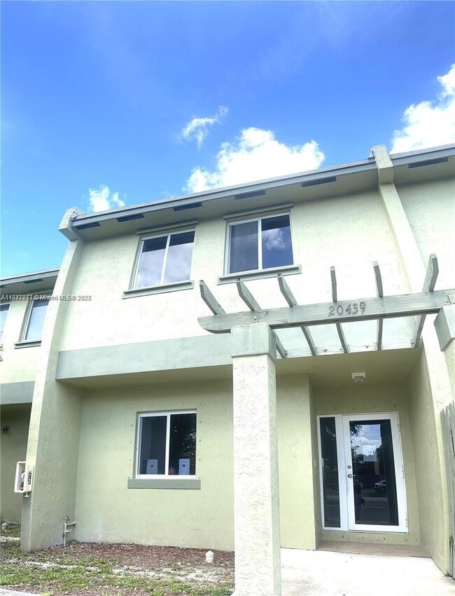 Primary Photo - 20439 NW 15th Ave
