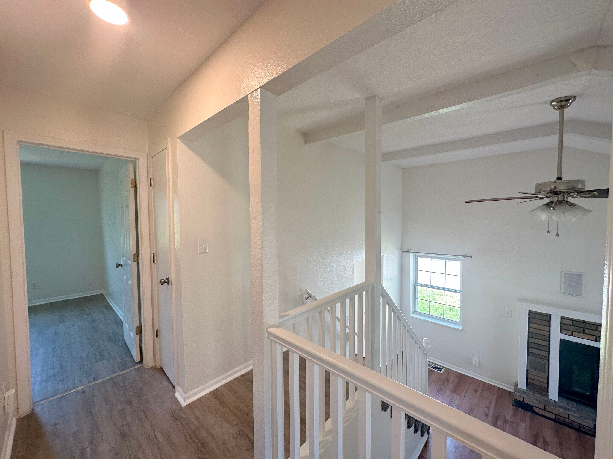 Building Photo - 1417 La Chateau Dr