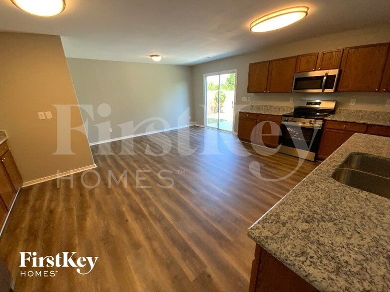Building Photo - 1640 Rustic Arch Way