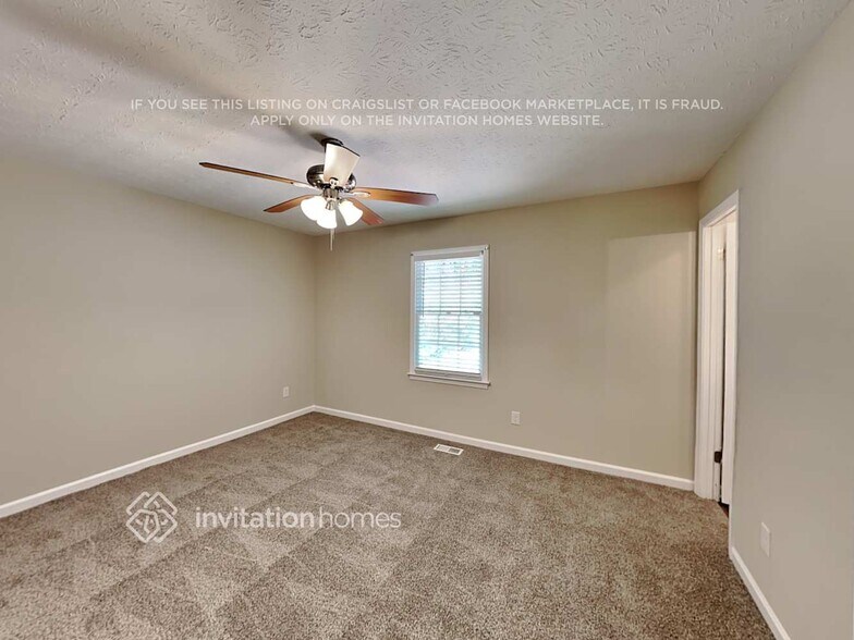 Building Photo - 8594 Autumn Leaf Dr