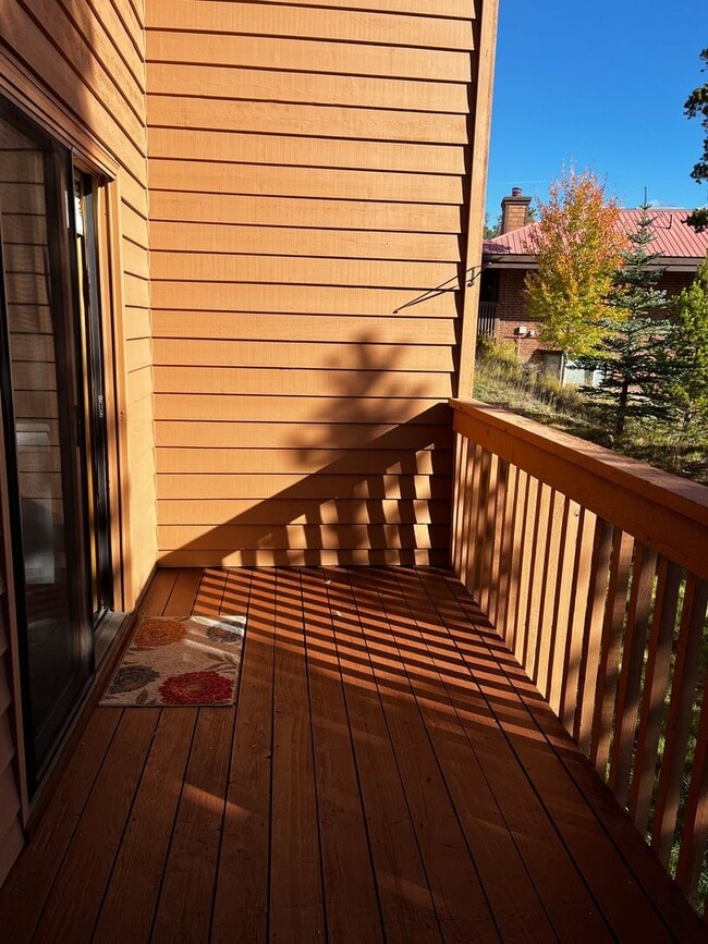 Building Photo - Long Term Rental- Lagoon Townhomes 737D