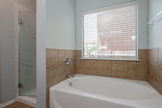 Building Photo - 3221 Kennedy Dr