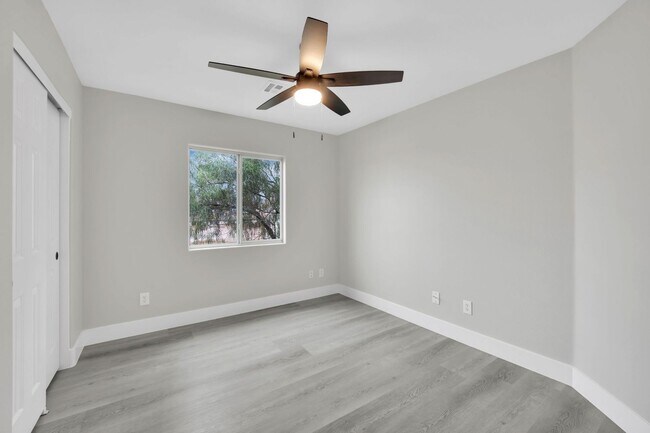 Building Photo - Charming Two-Story Townhome in a Gated Com...