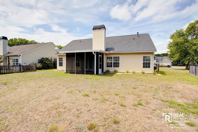 Building Photo - 2815 Summertrees Blvd