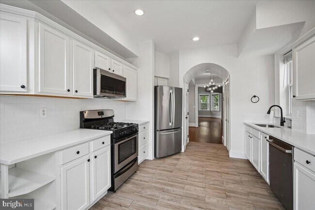 Building Photo - 3211 11th St NW