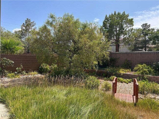 Building Photo - 3217 Ridgecliff St