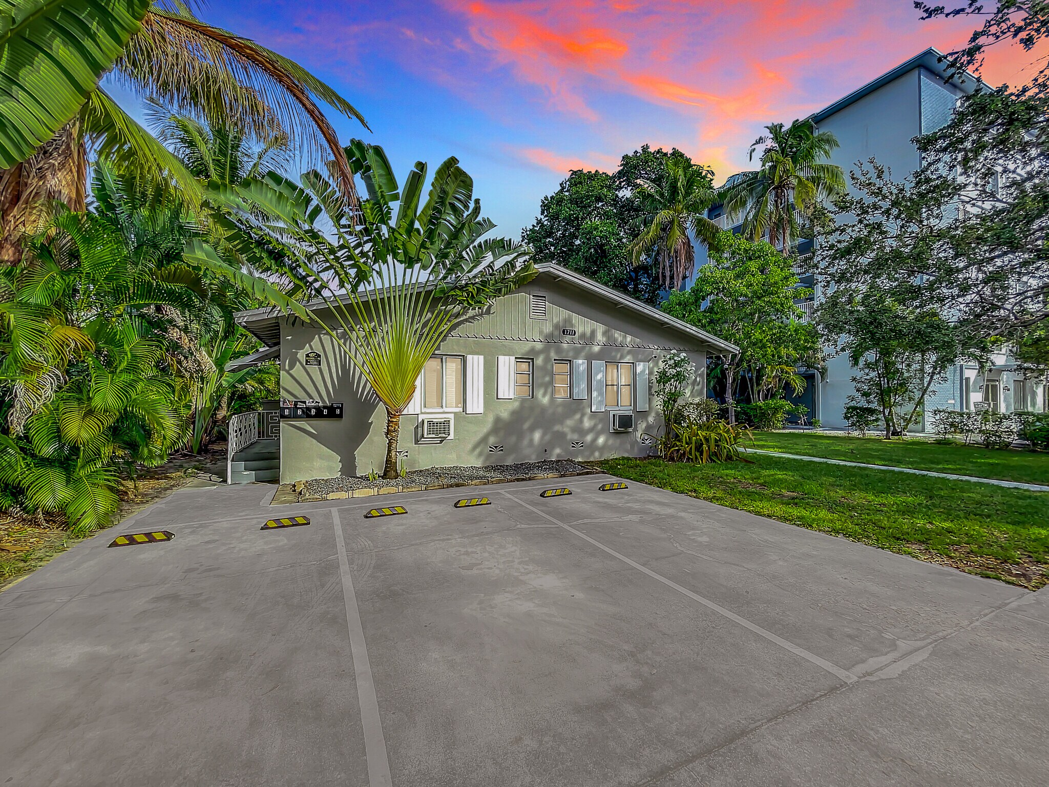 Building Photo - 1711 Washington St