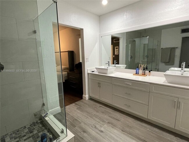 Building Photo - 16503 Bridge End Rd