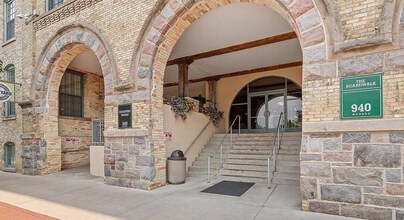 Building Photo - 940 Monroe Ave NW