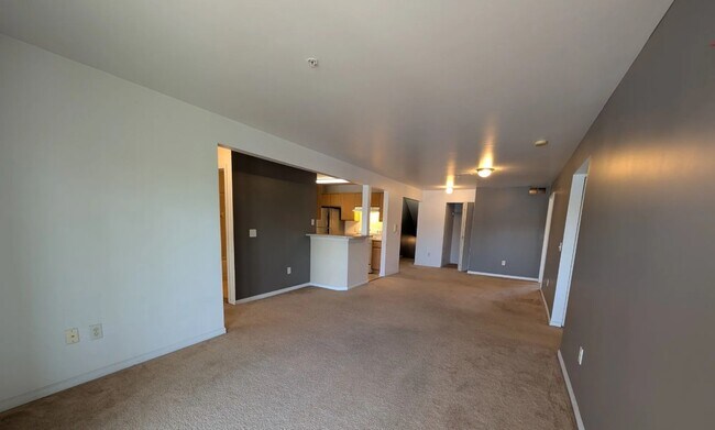 Building Photo - 850 Amanda Ln