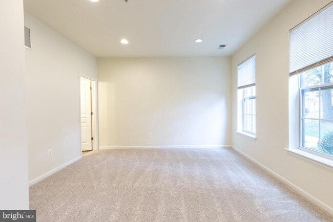 Building Photo - 1308 Ray Ln