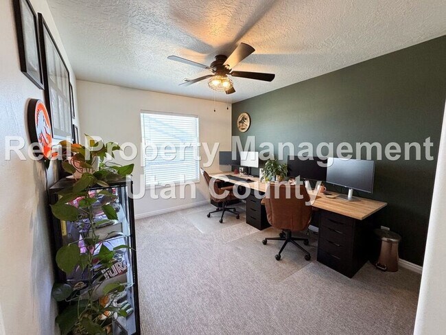 Building Photo - 1849 N Bountiful Wy