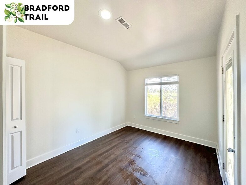 Building Photo - 1215 Corporate Dr