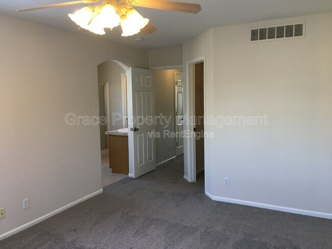 Building Photo - 574 W 91st Dr