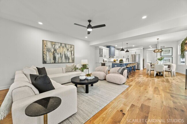 Building Photo - 715 N Brainard St