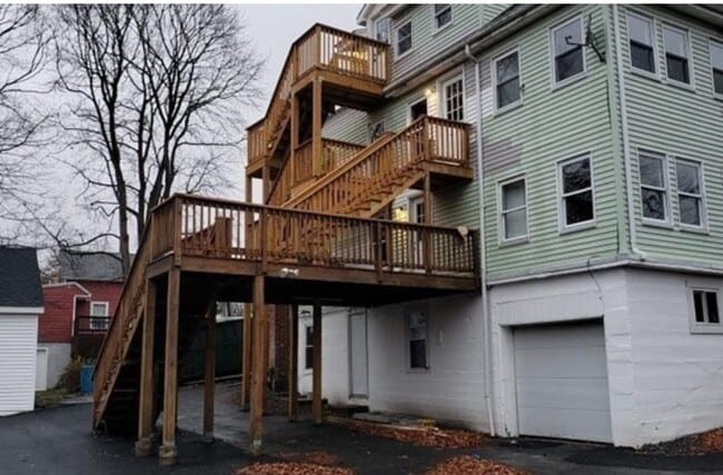 Building Photo - 187 Beach St