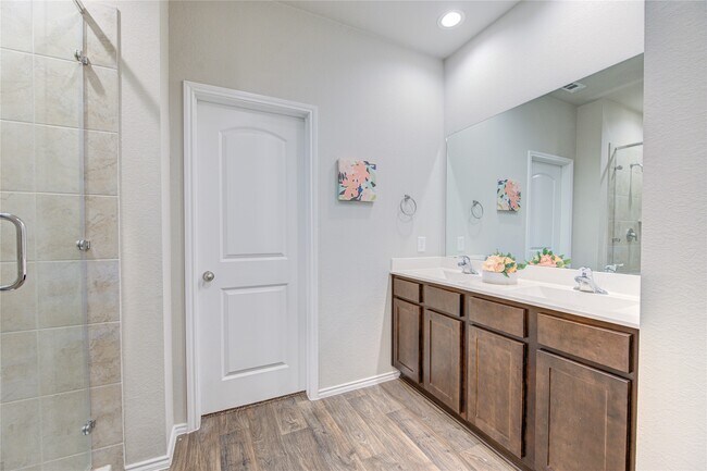 Building Photo - 4215 Fornari Ln