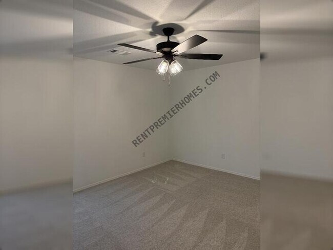 Building Photo - 122 Powder River Dr