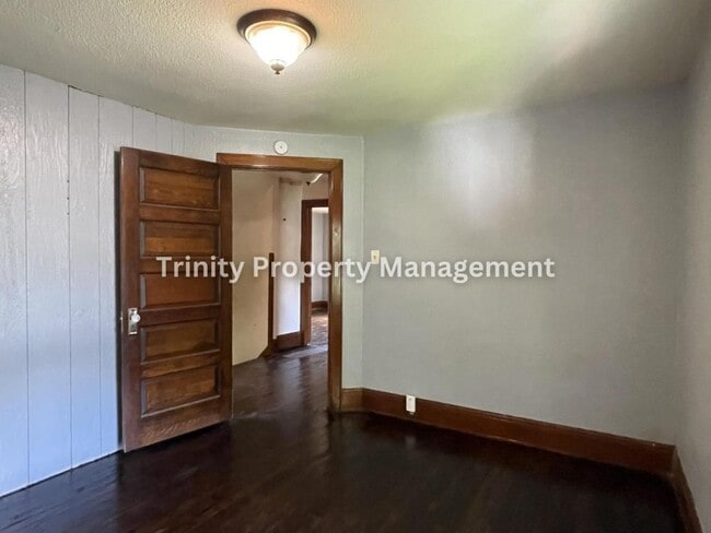Building Photo - 228 Wildwood St