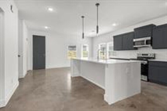 Building Photo - 4134 Jeanne Dr