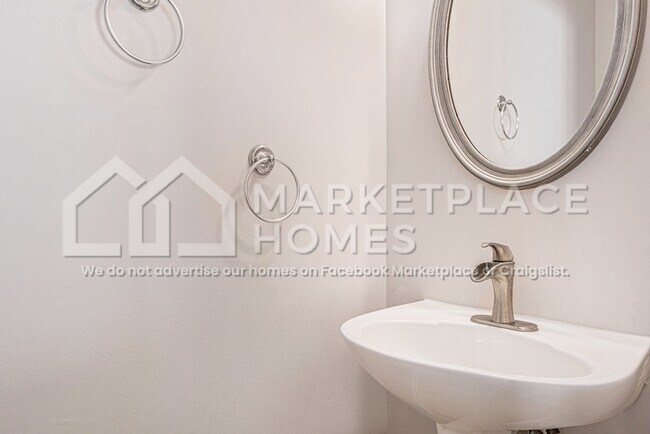 Building Photo - 1576 Thornwick Trace