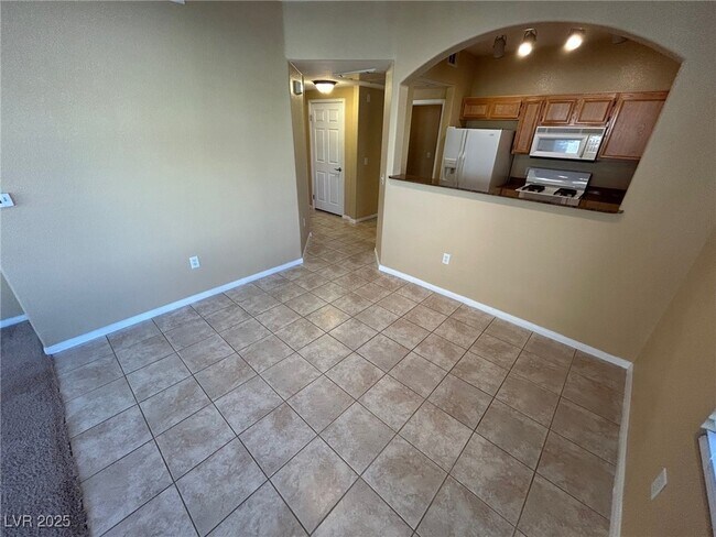 Building Photo - 10550 W Alexander Rd