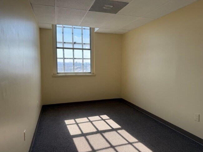 Building Photo - 46 S 8th St