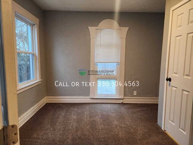 Building Photo - 1603 Hampton Rd