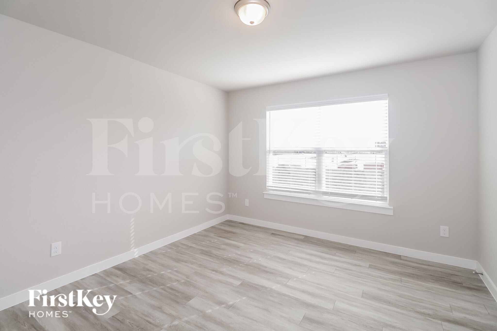 Building Photo - 334 Niki Dr