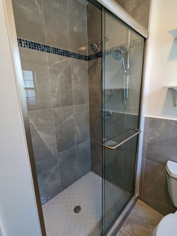 Building Photo - 6619 Willoughby Ave