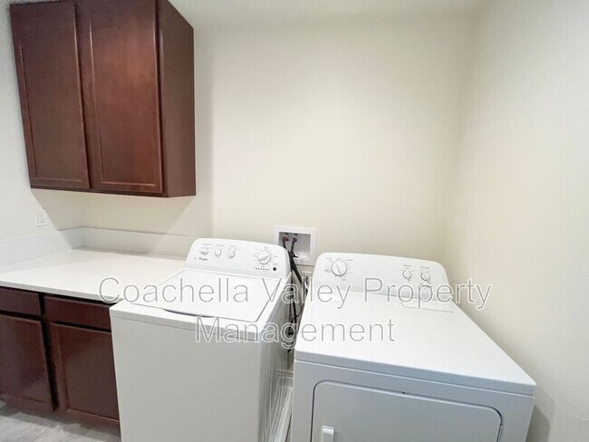 Building Photo - 80088 Ironbark Way