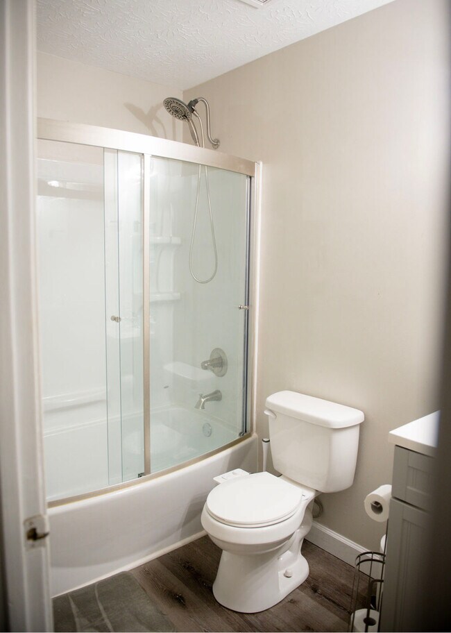 Building Photo - 1003 Ravenwood Dr